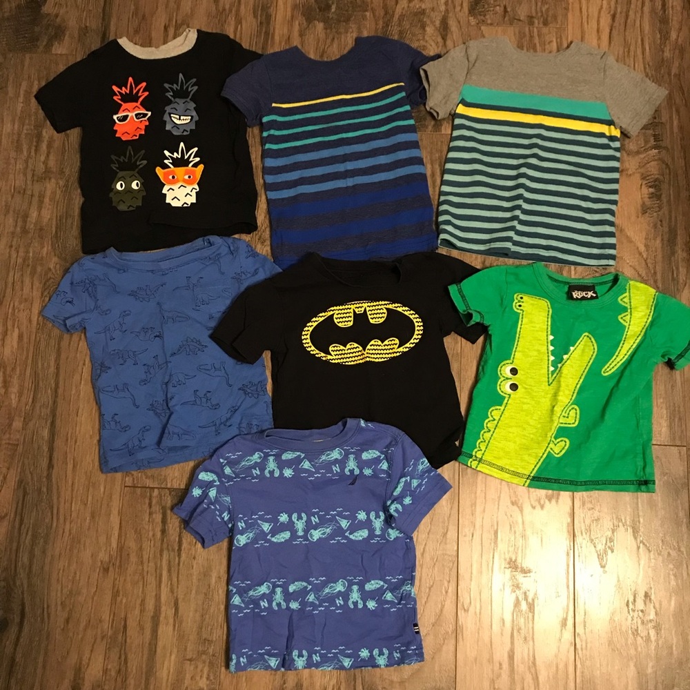 Boys mixed t shirts. 18-24 month smoke free home.